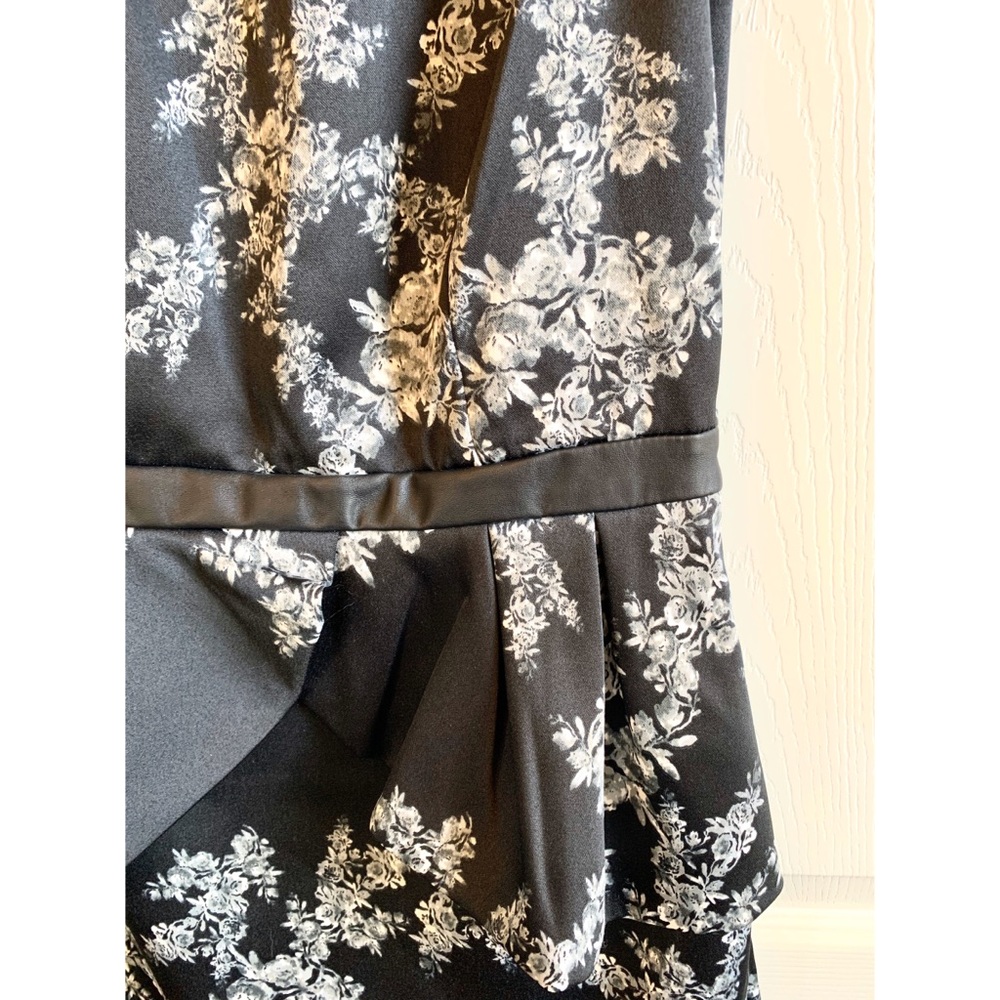 Floral Black and White Peplum Dress - Picture 3 of 5